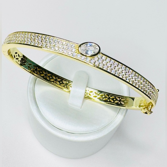 Elegant 18K Gold and Silver Bangle Bracelet -Gorgeous